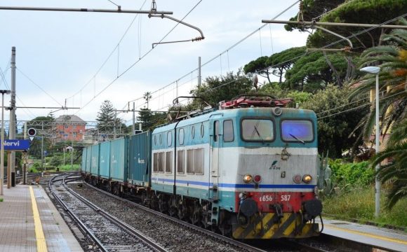 Finto malore del macchinista per l’esercitazione a bordo di un treno da Ventimiglia