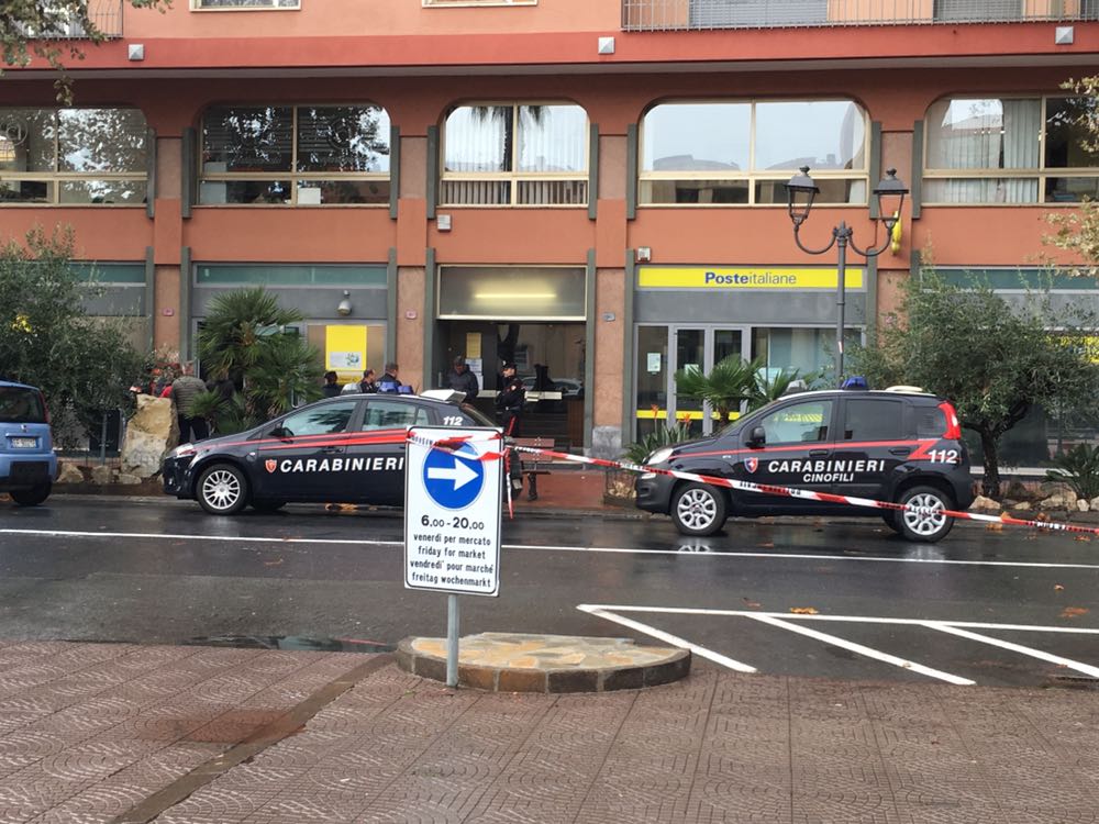 Allarme bomba Carige Ventimiglia6