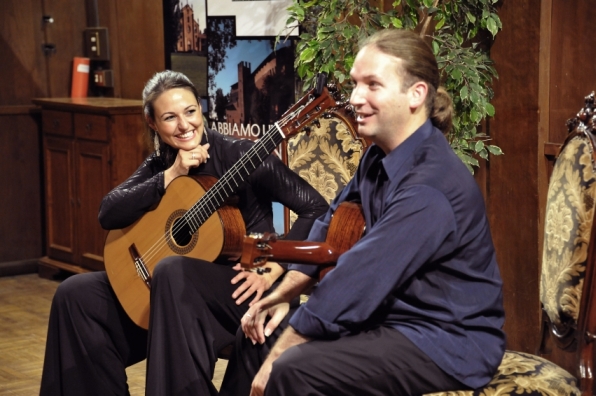 Gratis stasera al Casinò le esibizioni delle star della chitarra Marco Tamayo e Anabel Montesinos, coppia sul palco e nella vita