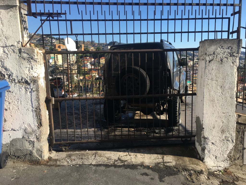 Brucia il fuoristrada di un operaio 42enne sanremese/ Si indaga sulle cause