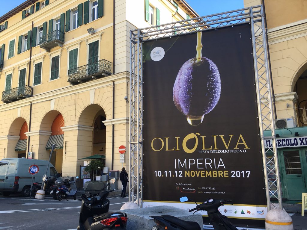 Furto a OliOliva: rubati da uno stand 3mila euro tra formaggio e saponi