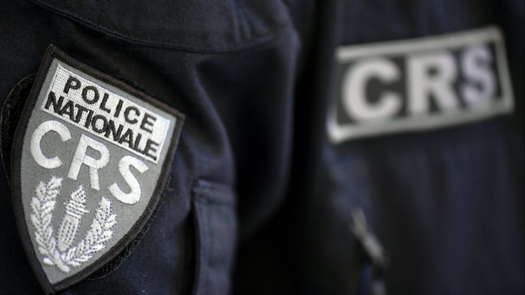 Spari a un posto di blocco all’uscita dell’autostrada a Mentone