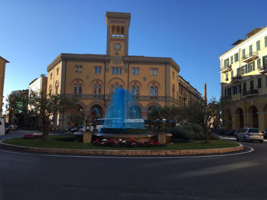 Fontana blu in piazza Dante per la Giornata Mondiale del Diabete