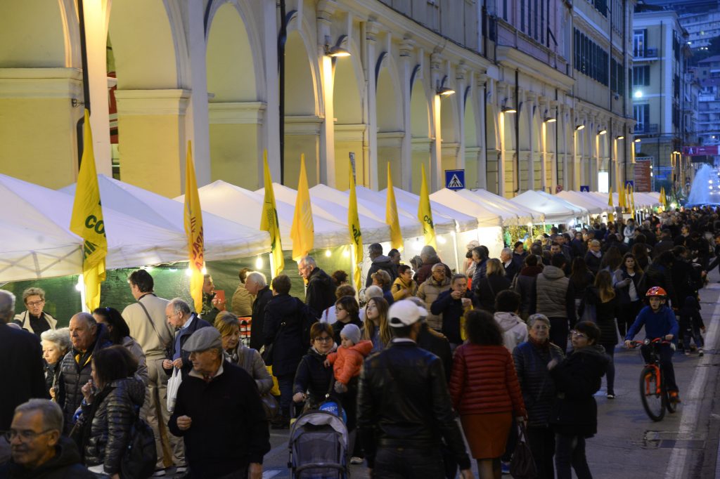 Frantoiani e produttori locali, ecco le foto dei 30 stand di Olioliva