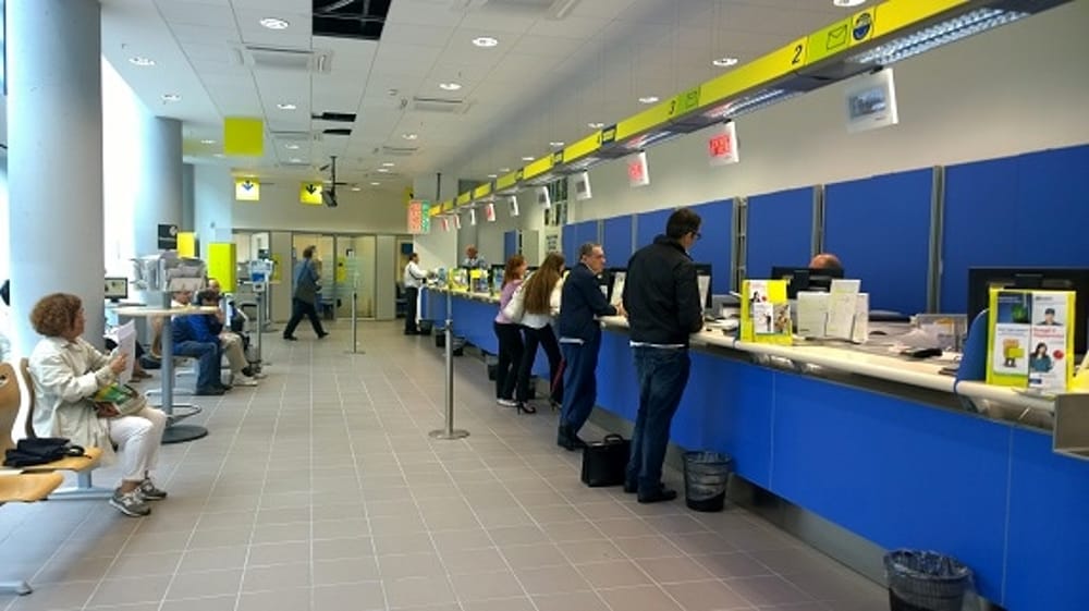 Polvere sospetta da una busta, allarme antrace alle Poste