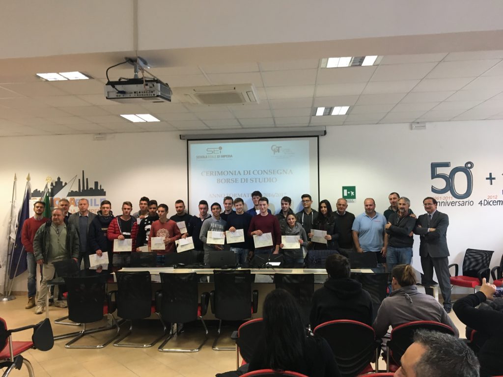 Scuola Edile, consegnate 16 Borse di studio