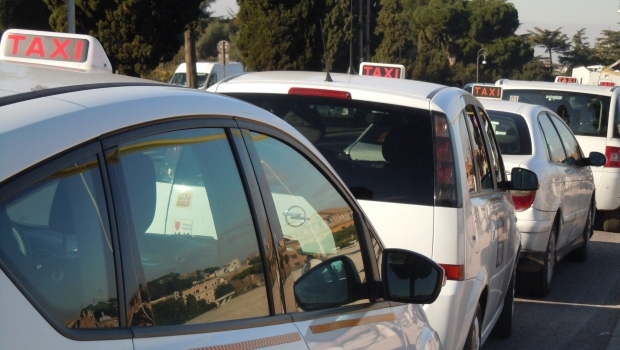 Sciopero dei taxi anche a Sanremo