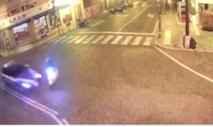 Video choc incidente Polizia contro scooter in piazza Colombo a Sanremo