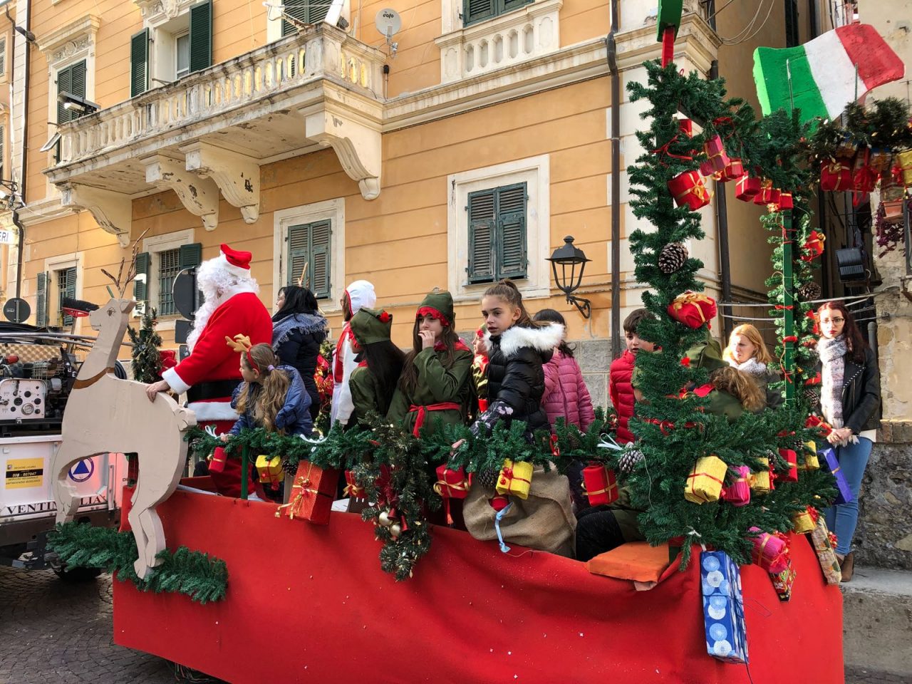 Bambini in festa con Il Natale si Racconta / video partenza della slitta