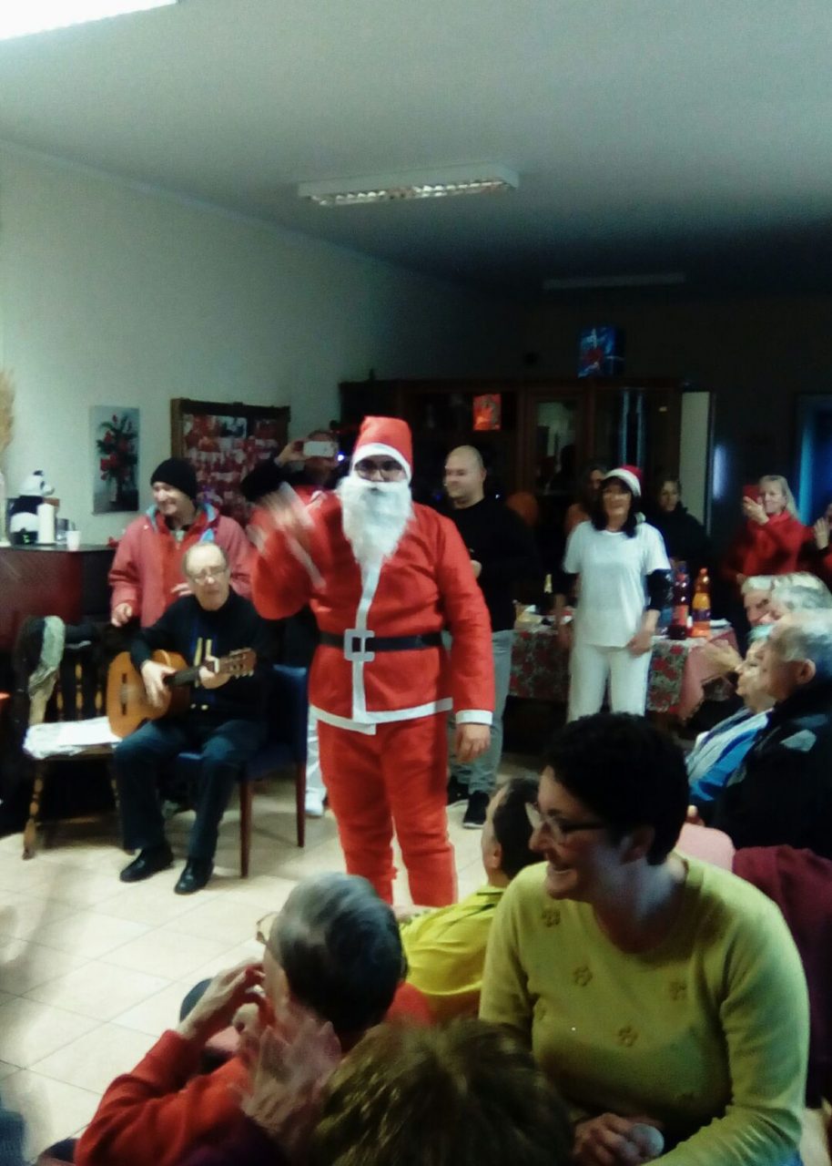 Babbo Natale in visita agli ospiti dell’alloggio “Antonio Taggiasco” di Bajardo