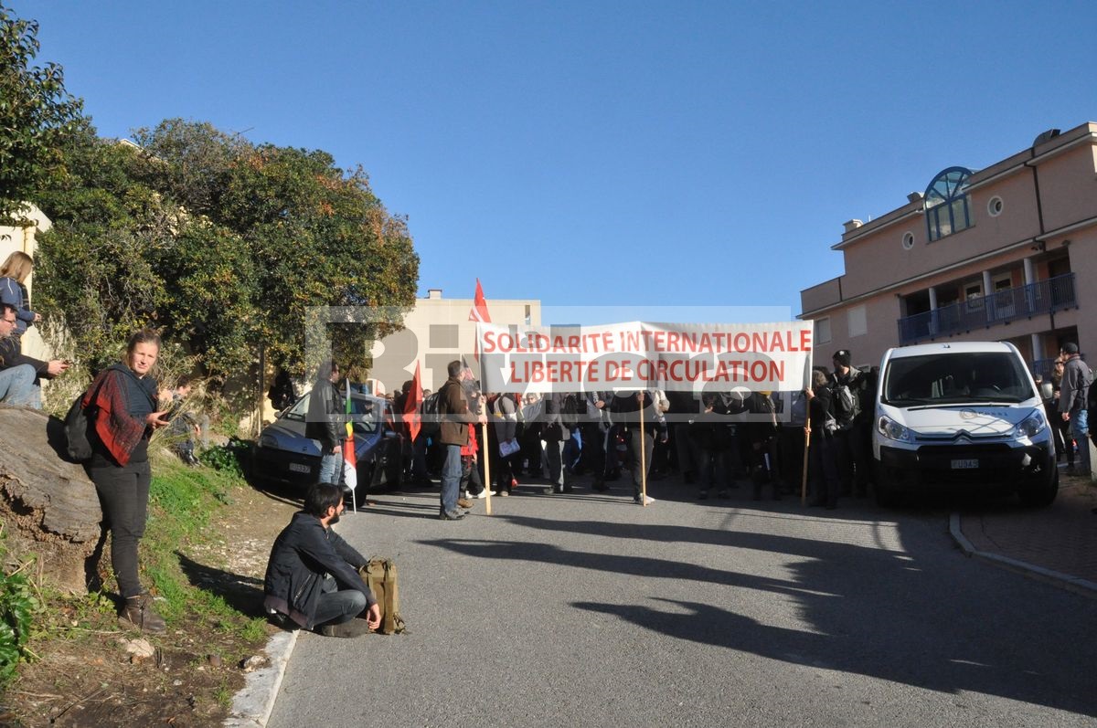 Manifestazione corteo migranti Mentone 16 dicembre 2017_03