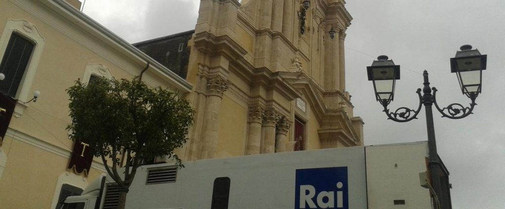 Arrivano i mezzi tecnici della Rai: le modifiche alla viabilità in Viale Anselmi