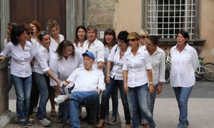 Il coro Mongioje fa gli auguri alla città di Imperia