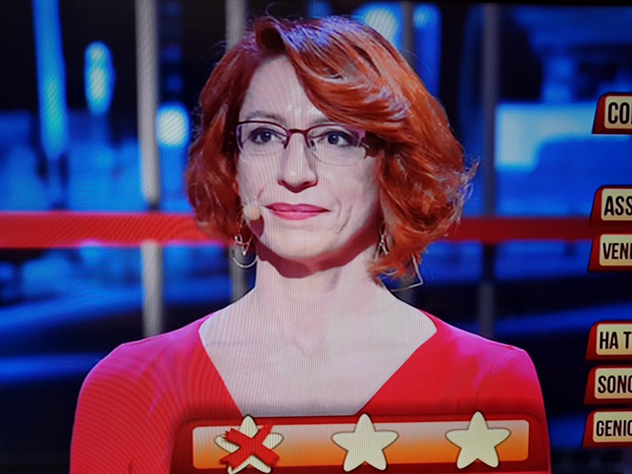 Soliti Ignoti: la campionessa di bowling imperiese Tiragallo tradisce il concorrente con Batman