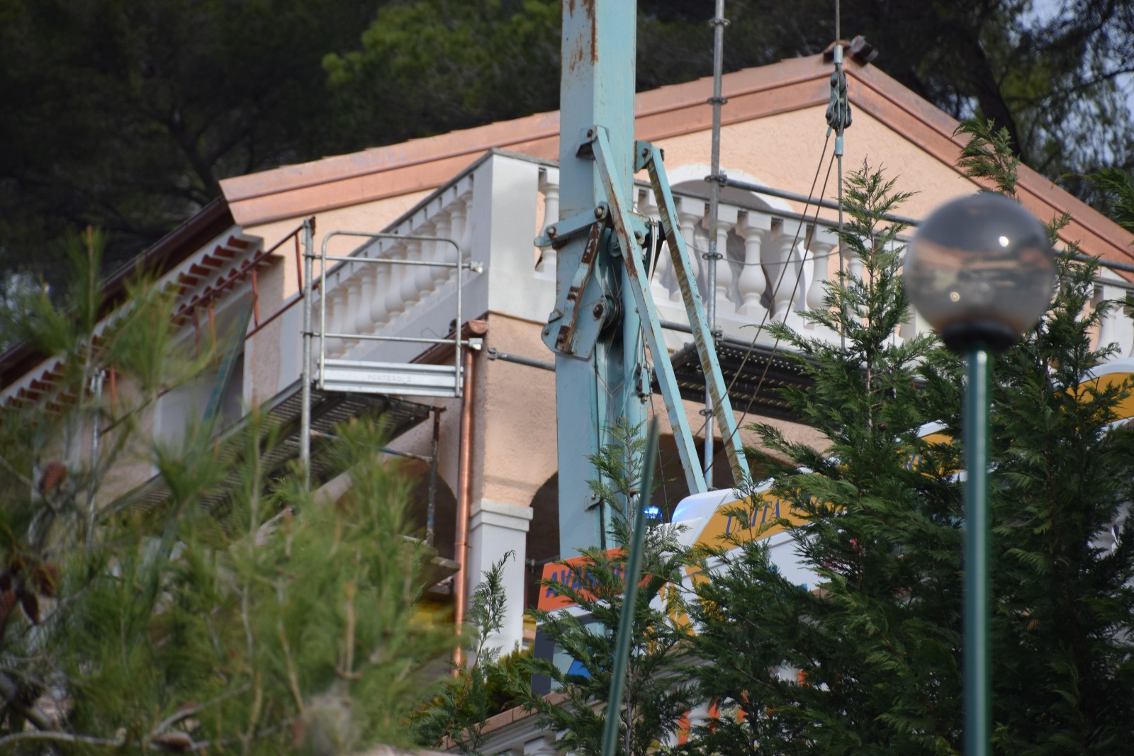 Caduto Tetto Ventimiglia Porra