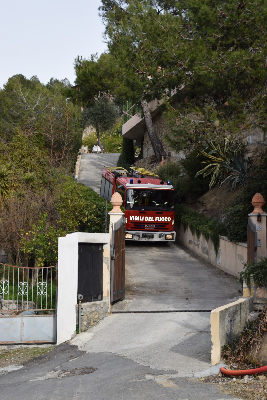 Caduto Tetto Ventimiglia Porra1