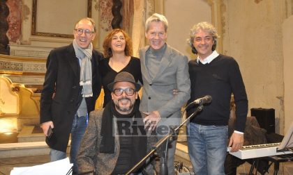 Baglioni in "tour" col sindaco nel centro storico di Sanremo, duetta con il cantautore Amedeo Grisi/ Foto e Video