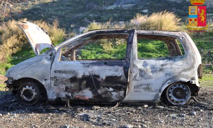 Incendia la propria auto per non pagare le spese di rottamazione, indagato 50enne