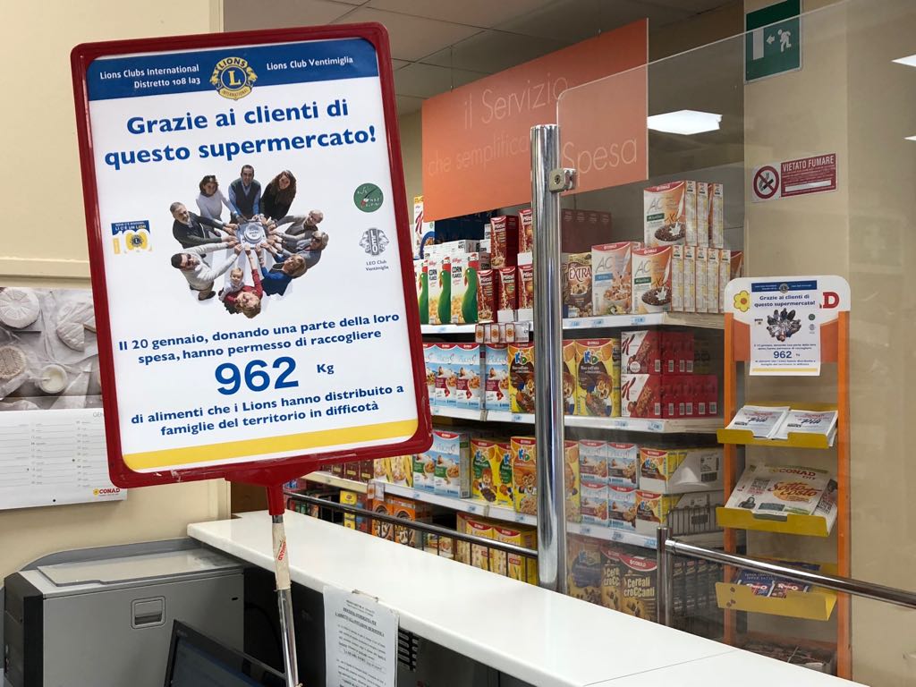 Grande successo per la raccolta alimentare dei Lions e degli Alpini di Ventimiglia