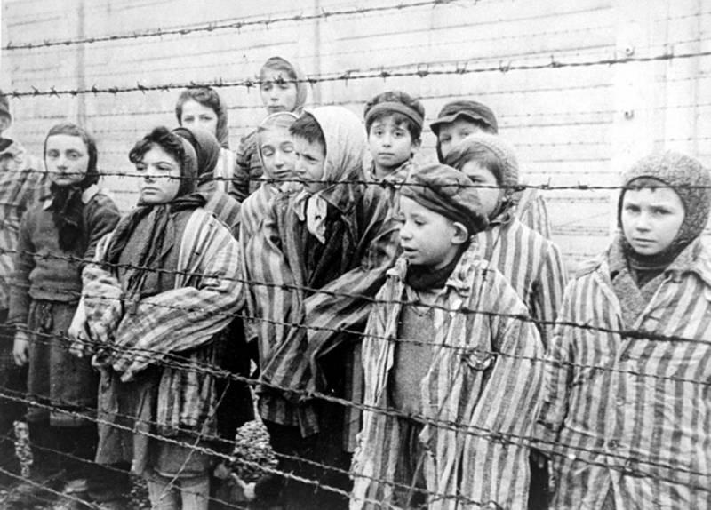 Prefettura commemora vittime Olocausto e Nazifascismo