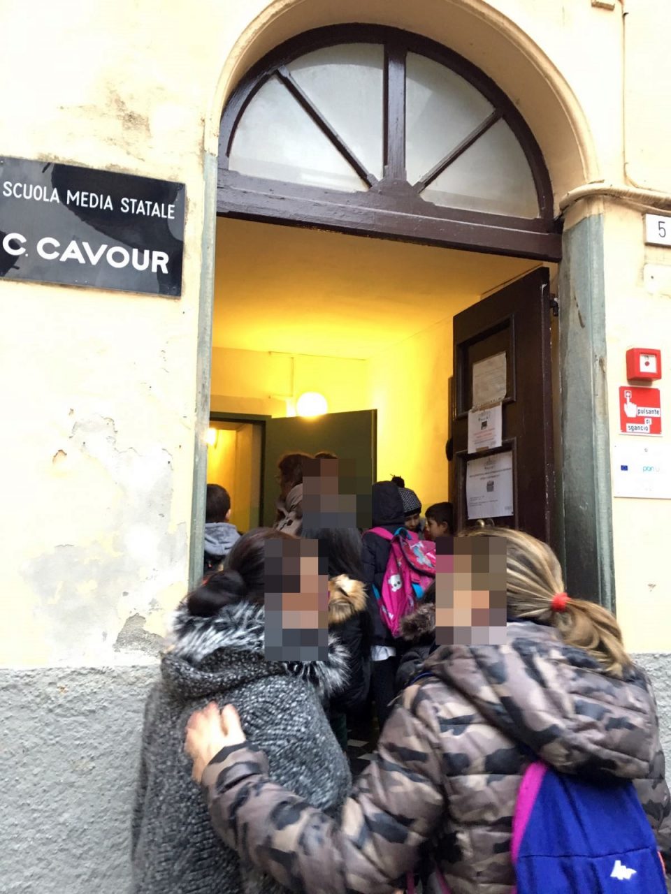 Genitori in piazza lunedì prossimo contro la chiusura della scuola Cavour di Ventimiglia Alta