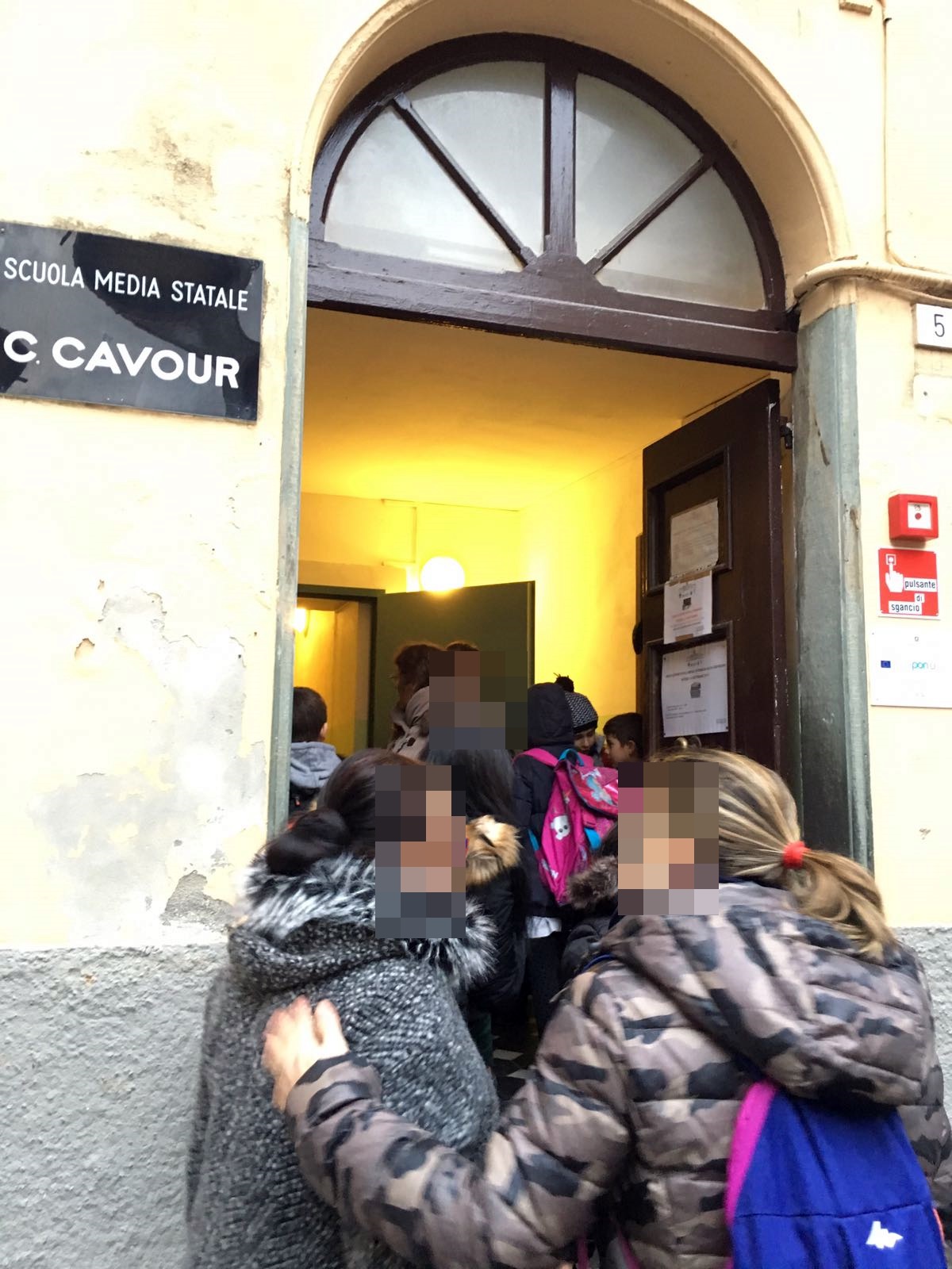 Scuola Cavour Ventimiglia protesta genitori_02