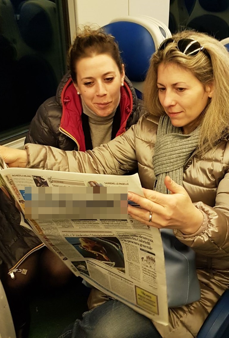 Treno stazione Protesta pendolari Imperia Caffè giornali1