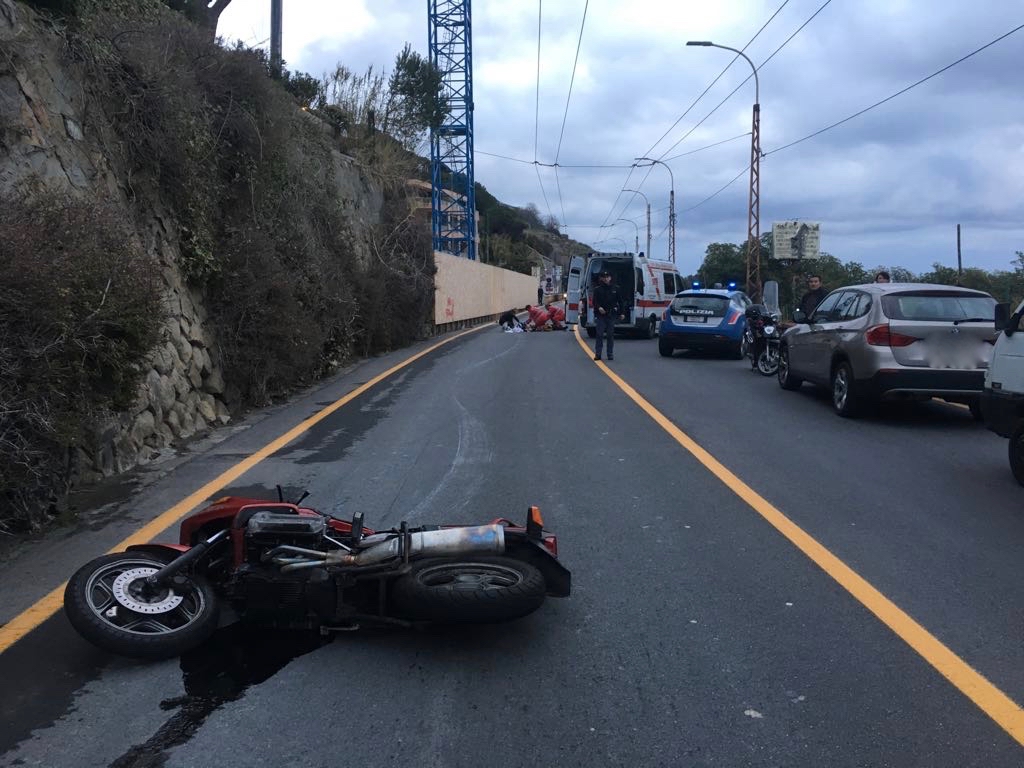 Motociclista muore in tragico incidente