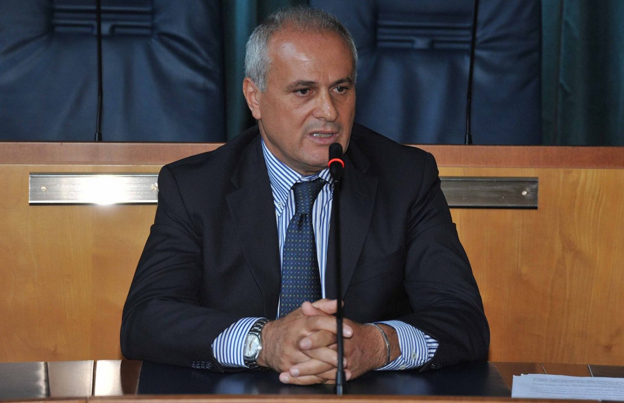 Fusione tra i Comuni di Montalto e Carpasio, decadono i sindaci e arriva il commissario