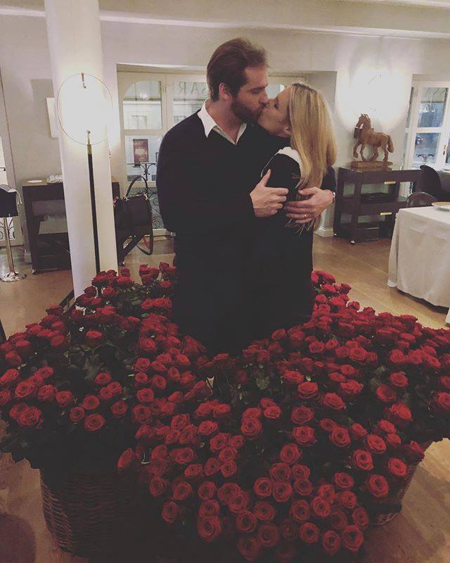 400 rose rosse per Michelle Hunziker a poche ore dalla grande serata