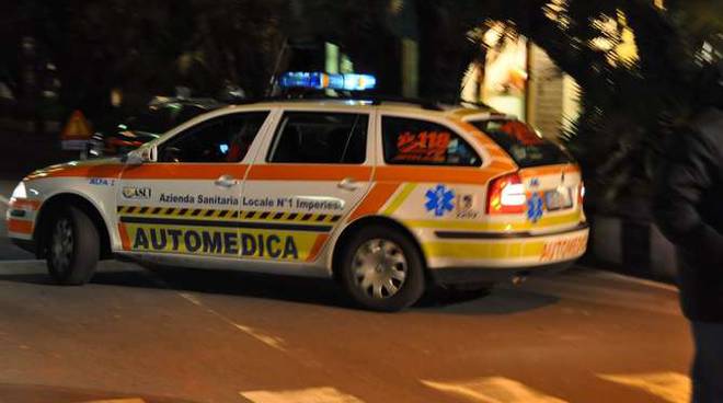 Donna si alza per andare in bagno di notte e muore stroncata da un infarto