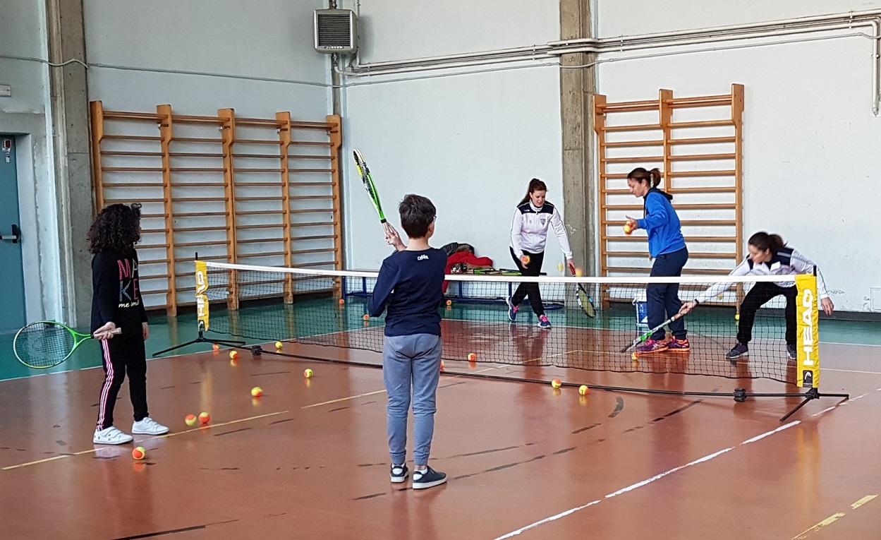 “Racchette di classe” con gli studenti di Riva, Santo Stefano e Arma
