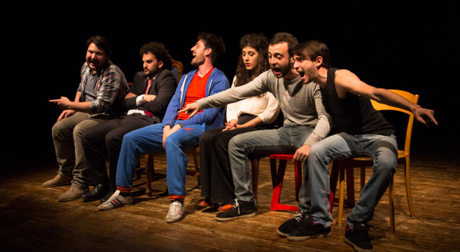 Collettivo Controcanto in scena allo spazio vuoto