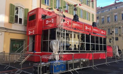Tre operai di Pomigliano tentano di interrompere le trasmissioni di Radio 2 a Sanremo