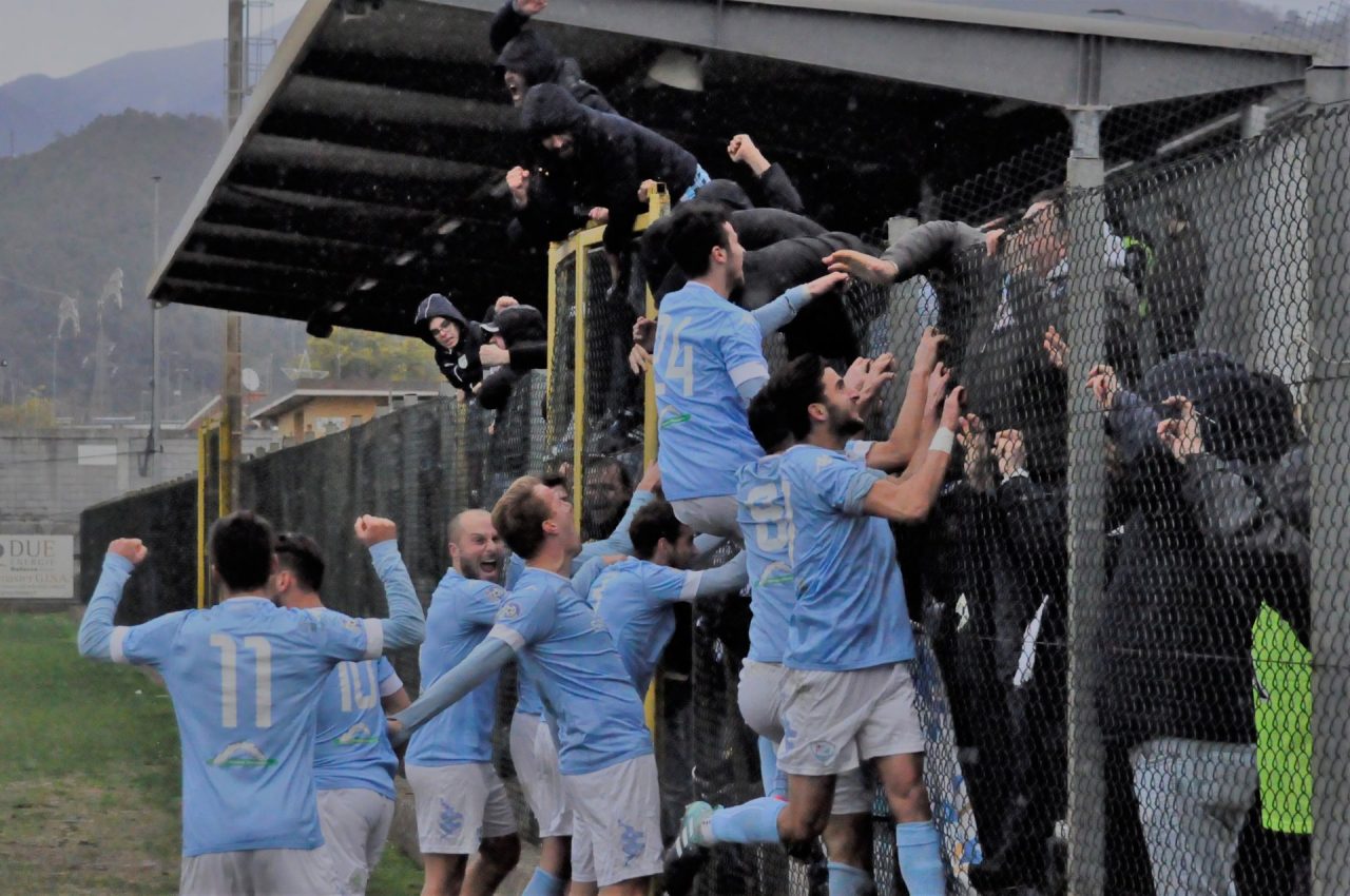Lauria castiga il Sestri Levante, Sanremese sola in vetta