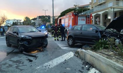 Scontro tra due automobili: in codice giallo i conducenti