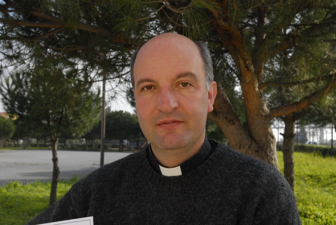 Il vescovo manda via Don Antonello dalla sua parrocchia