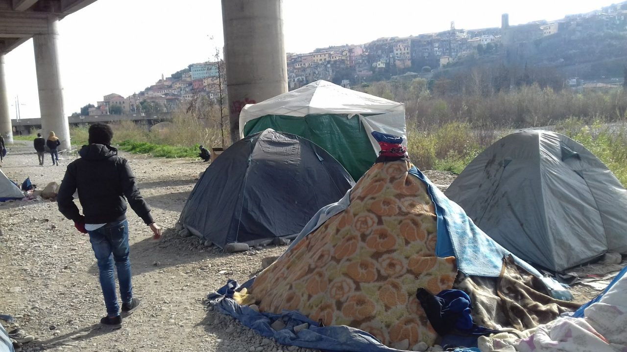 La solidarietà di Medici Solidali Ponente sul greto del Roja