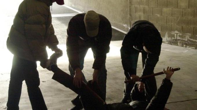 Turchi massacrati di botte per il campo di calcetto a Ventimiglia: assolti 7 italiani