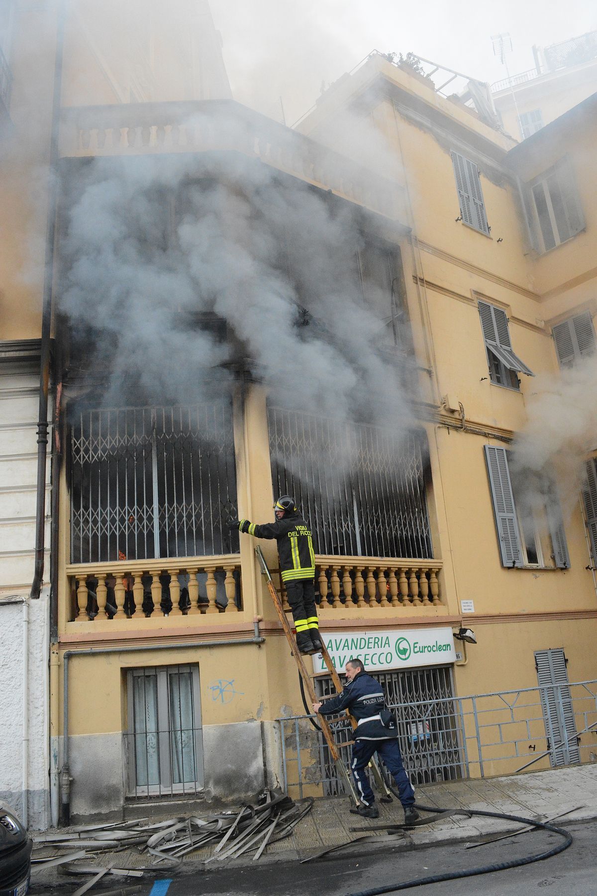 Incendio Sanremo via Nino Bixio
