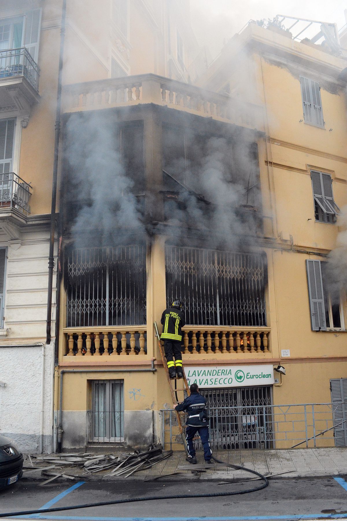 Incendio Sanremo via Nino Bixio_02