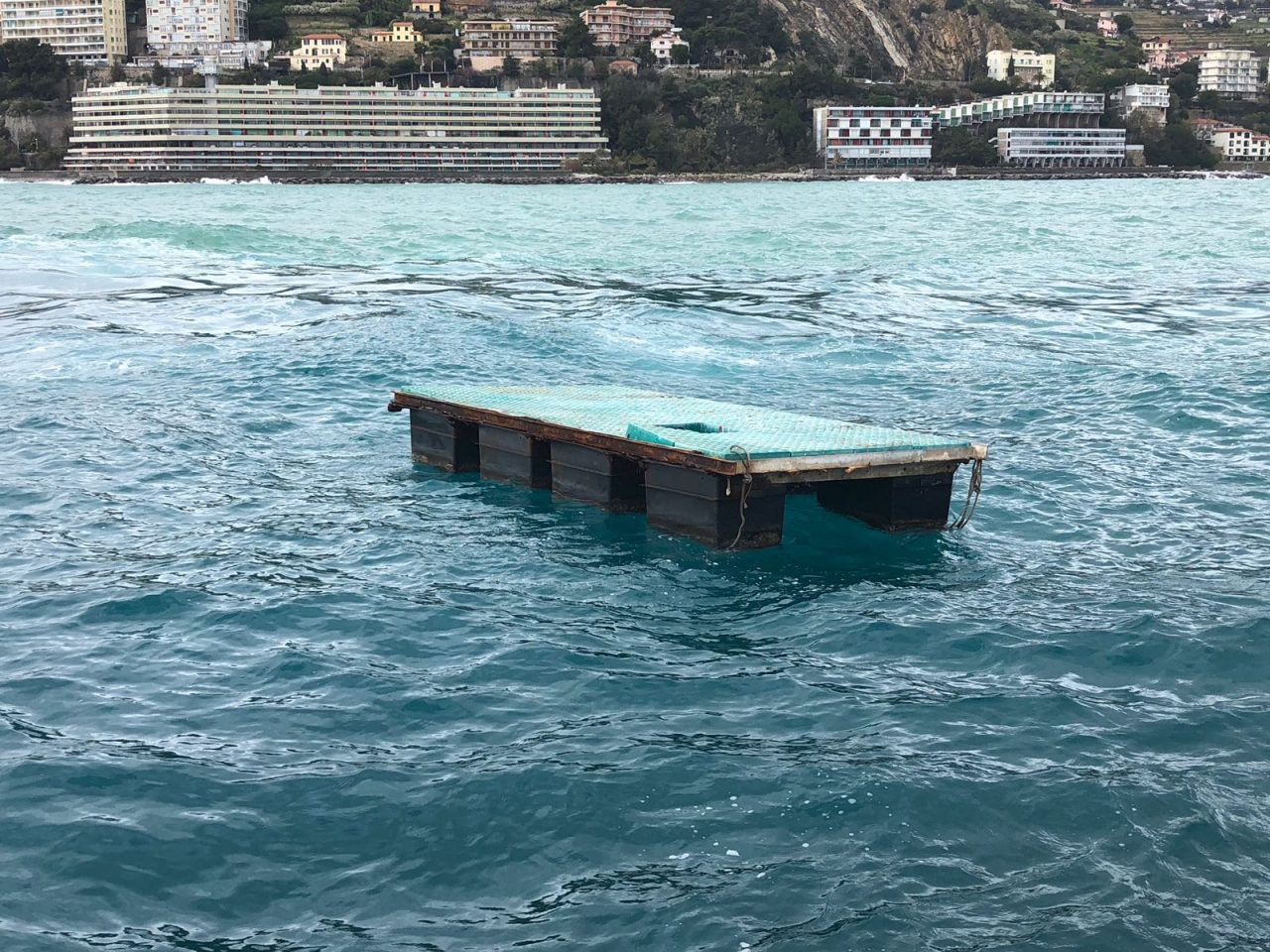Recuperato un relitto dalla guardia costiera di Sanremo