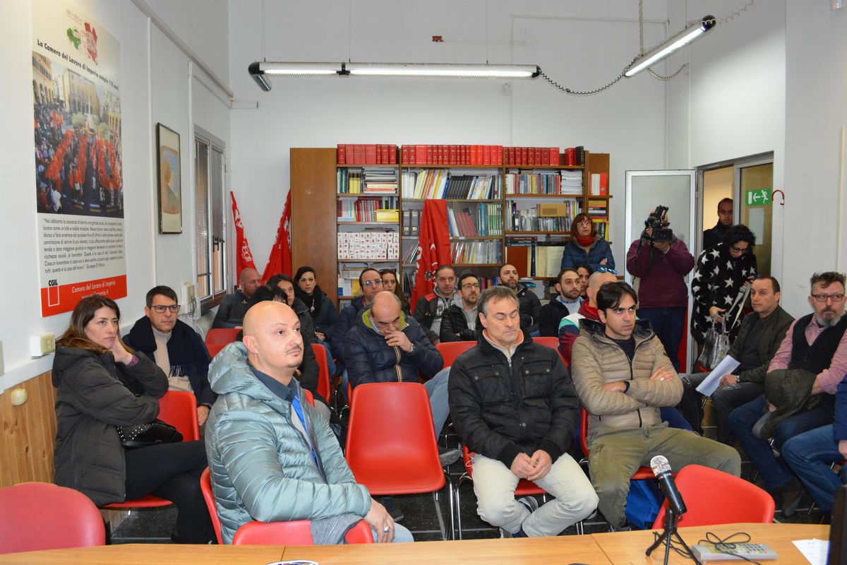 Addio lista nozze degli sposi per la chiusura di Trony a Pontedassio e Camporosso