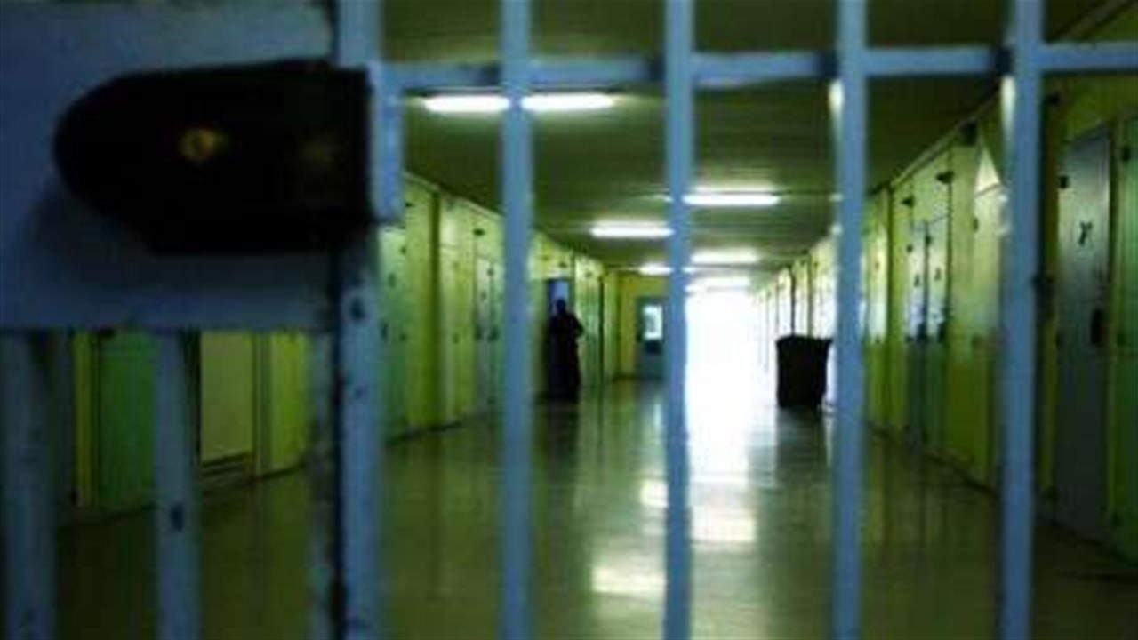 Detenuti danno fuoco alla cella. Serata da incubo in carcere