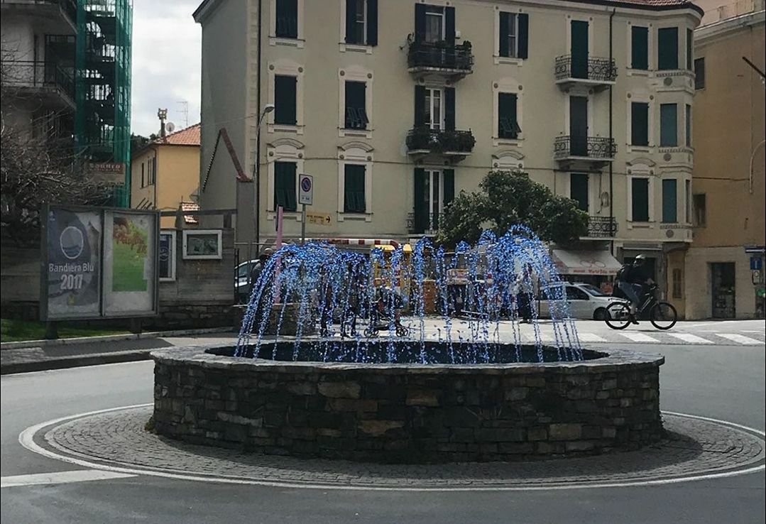 Anche Taggia si tinge di blu per l’autismo