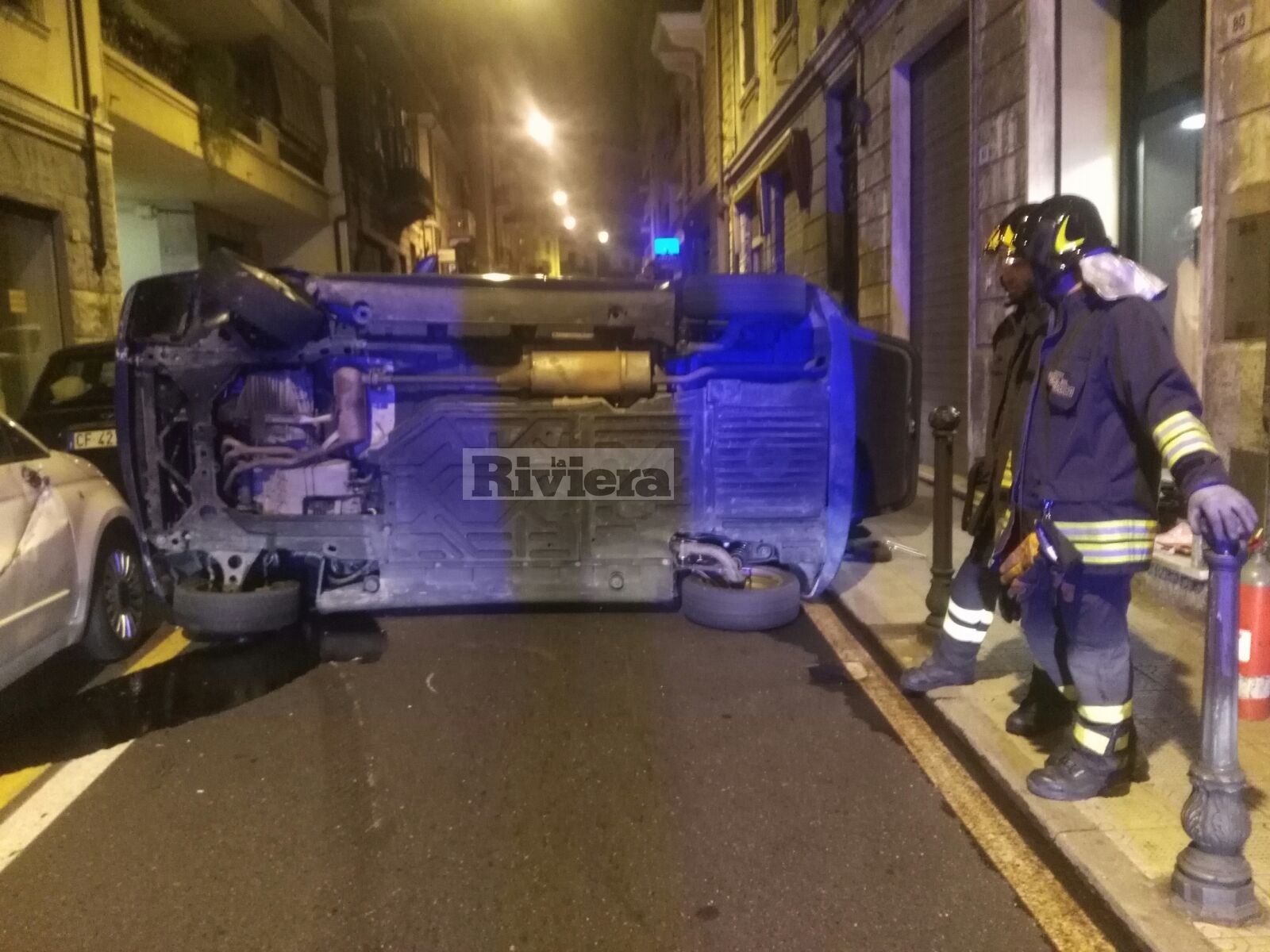 Auto cappottata Sanremo via Zefiro Massa_02