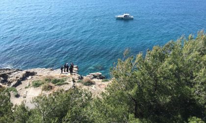 Pescatore trovato morto in mare, forse è scivolato