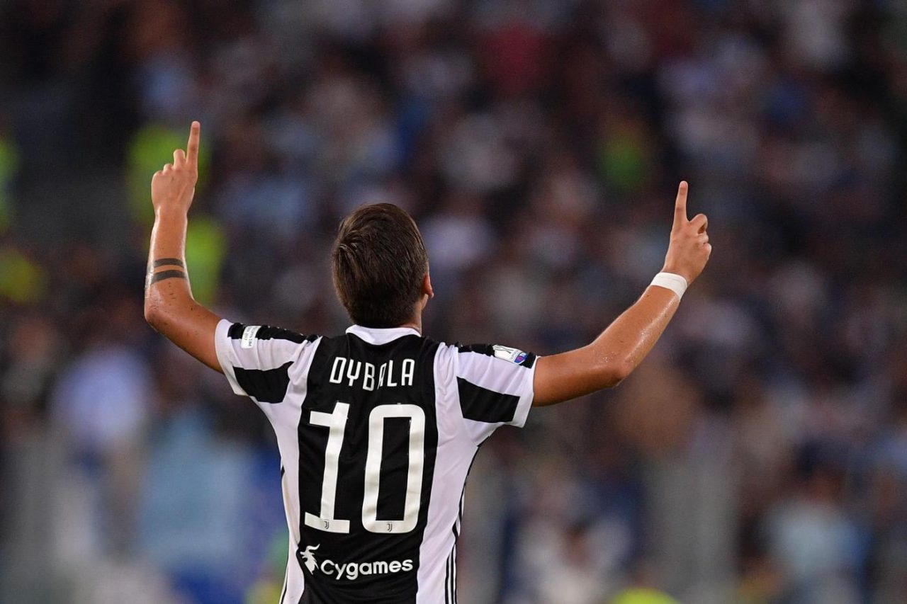 Tradito da una maglia della Juve. Ladro arrestato dalla polizia