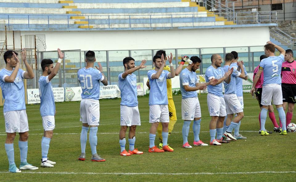 Calciatori della Sanremese a Imperia in visita ai portatori di handicap