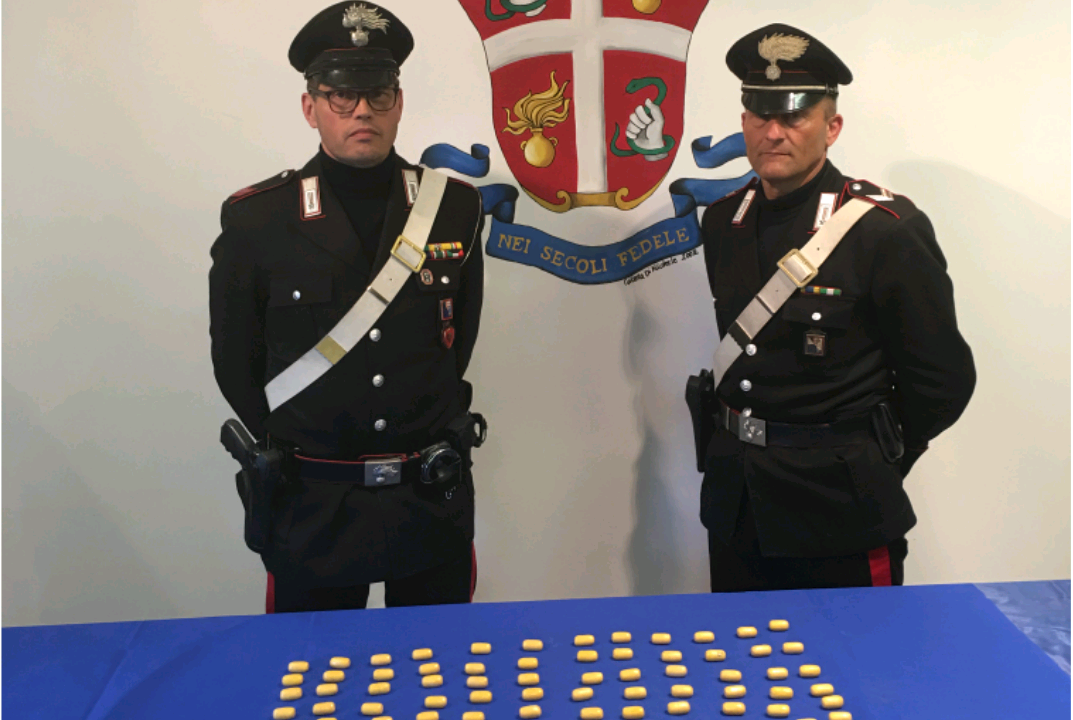 “Turista” con 60mila euro di droga nel trolley arrestato in pieno centro